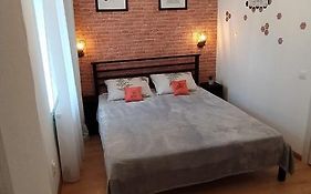 Lviv Meretyna Apartment (між центром і вокзалом)